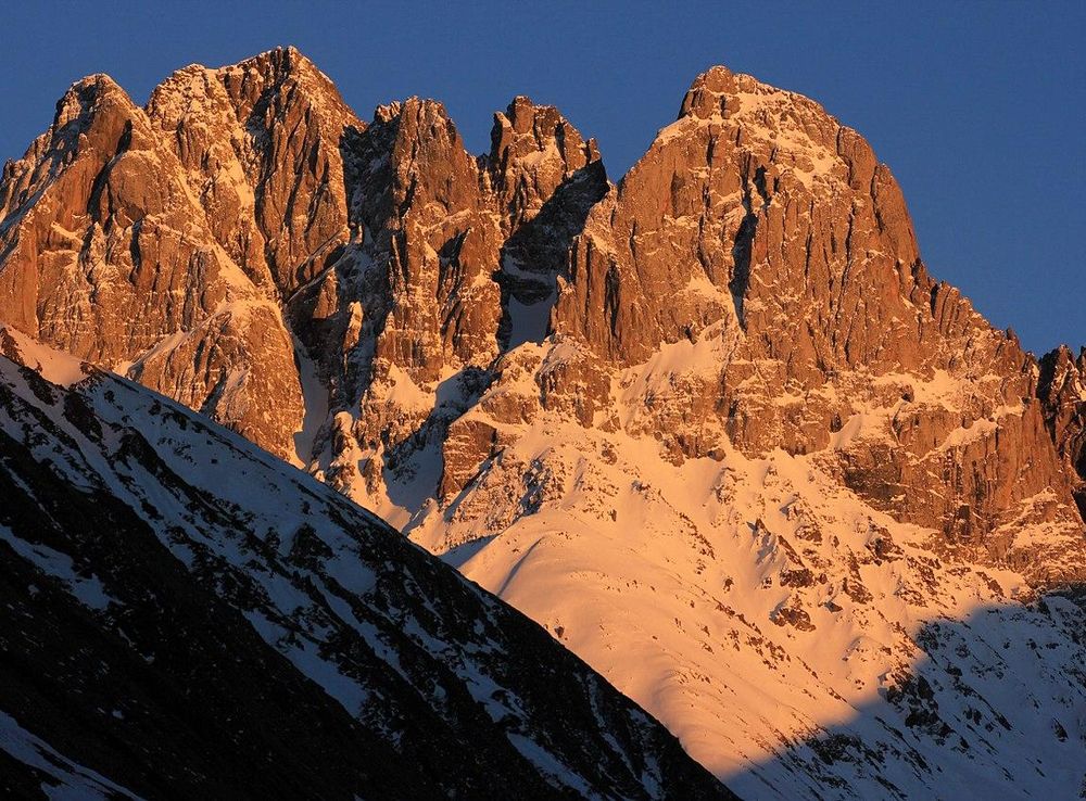 File:Chaukhi Massif known as Dolomites of Georgia ta sunset near or part of  Kazbeki National Park.jpg - Wikimedia Commons