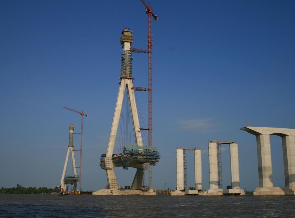 File:Can Tho Bridge under construction.jpg - Wikimedia Commons
