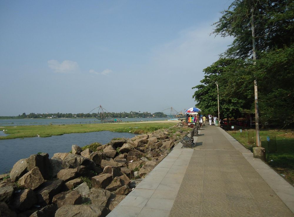File:Fort Kochi Beach Walk Way DSC01048.JPG - Wikimedia Commons