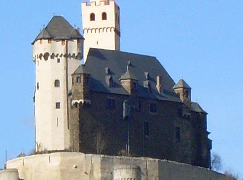 File:Marksburg Castle Rhine River Valley Braubach Germany.JPG - Wikimedia  Commons