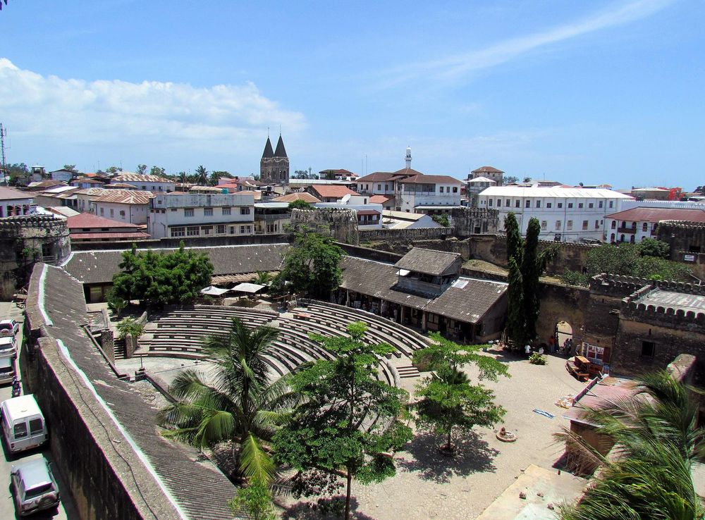 File:Stone Town, Zanzibar.jpg - Wikimedia Commons