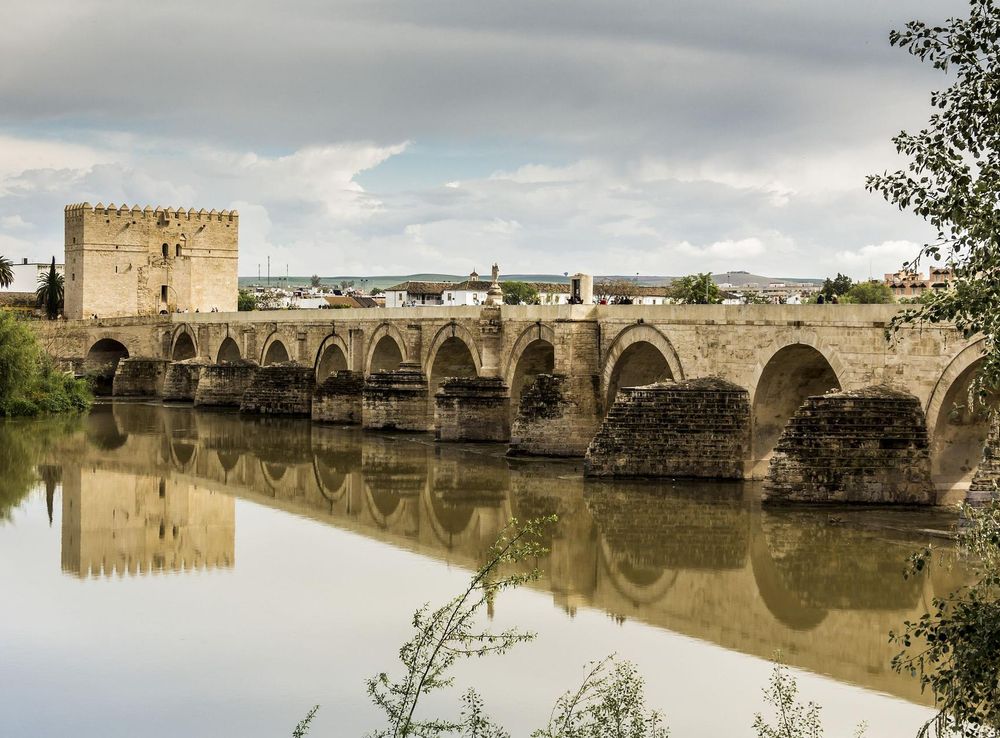 File:Puente Romano Cordoba.jpg - Wikimedia Commons