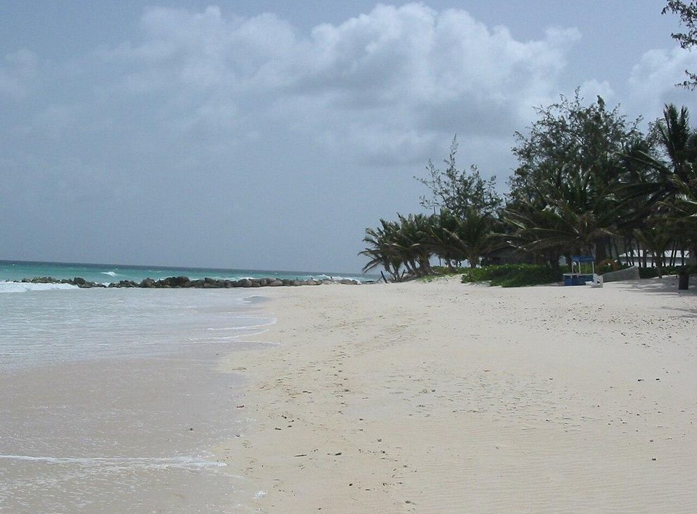 File:Dover Beach, Barbados.JPG - Wikimedia Commons