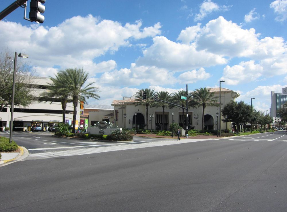 File:Pointe Orlando 001.jpg - Wikimedia Commons