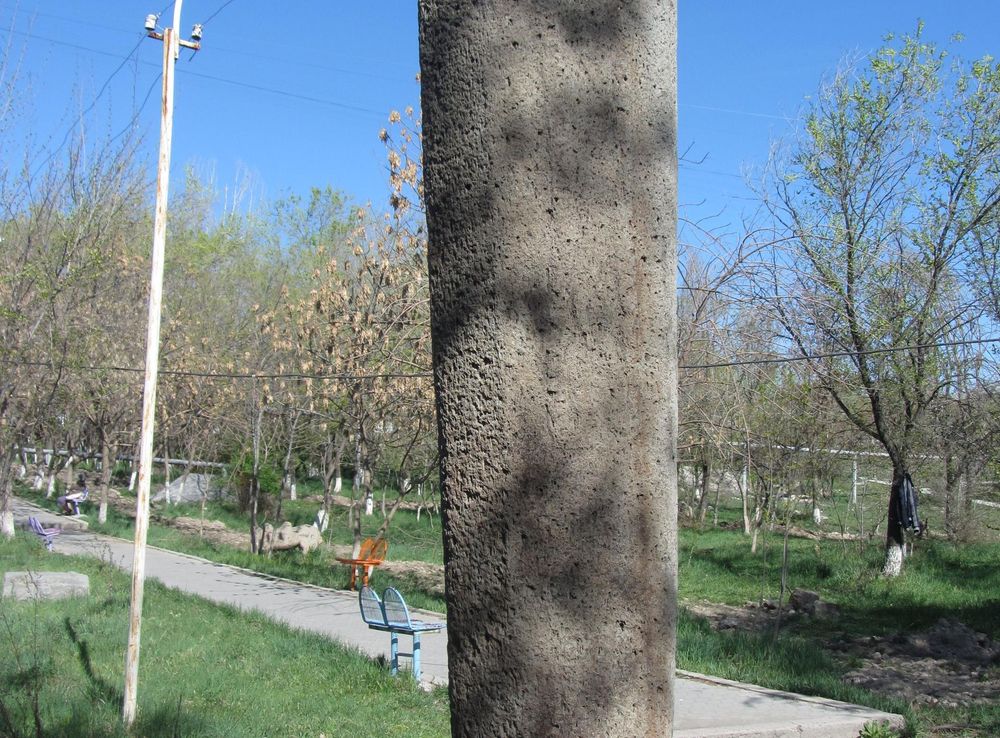 File:Vishapakar (Dragonstone), Nor Nork.JPG - Wikimedia Commons
