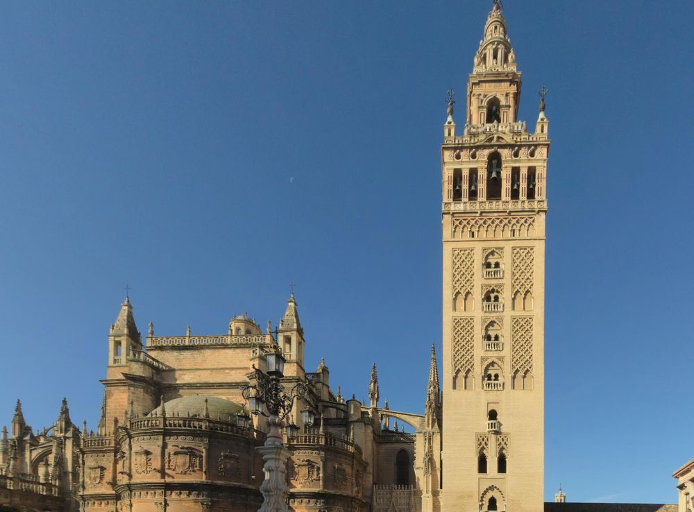 File:Sevilla Cathedral - Giralda.jpg - Wikimedia Commons