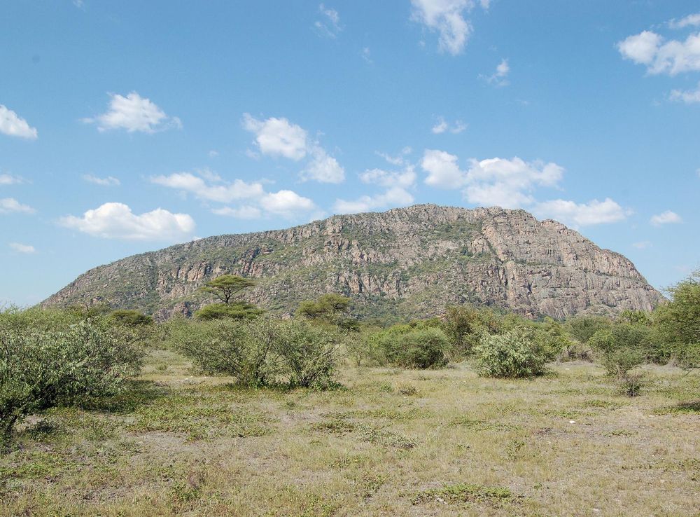 File:Tsodilo Hills, Botswana (2625371308).jpg - Wikimedia Commons