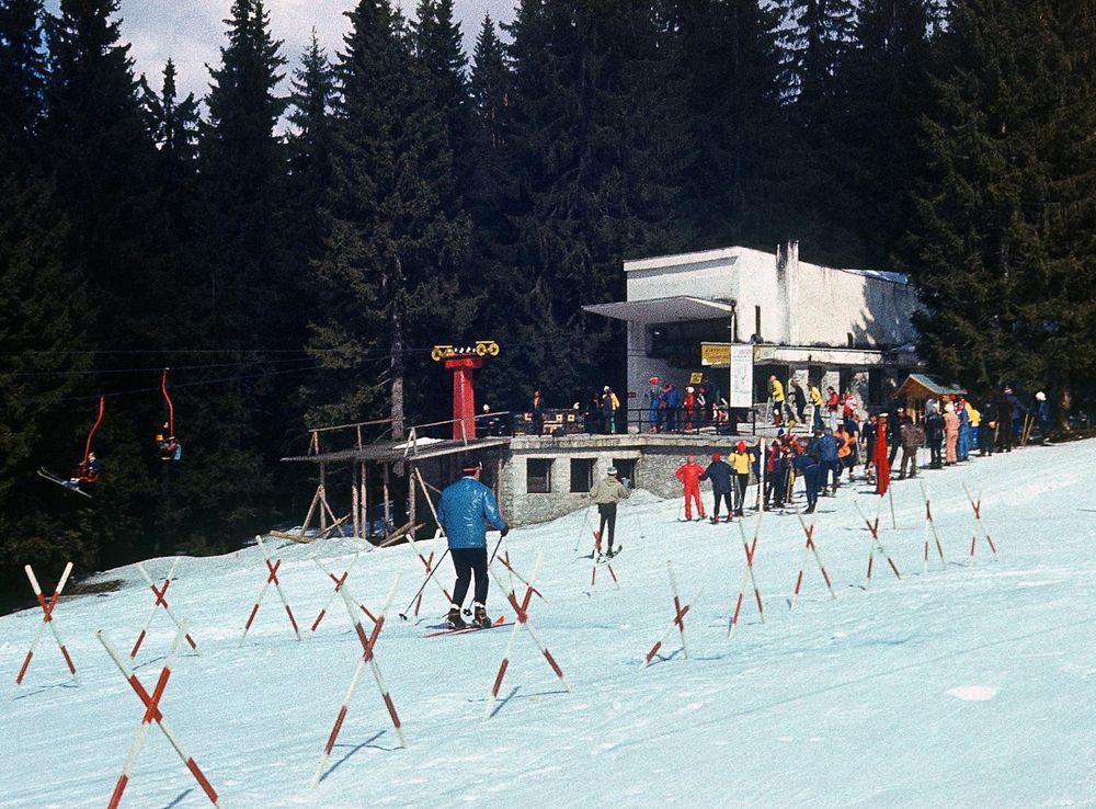 File:Bulgarien um 1970 wahrscheinlich Pamporovo 1.jpg - Wikimedia Commons