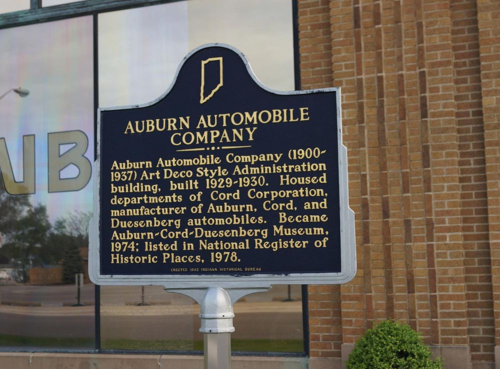 File:Auburn-Cord-Duesenberg Automobile Museum (33878023023).jpg - Wikimedia  Commons