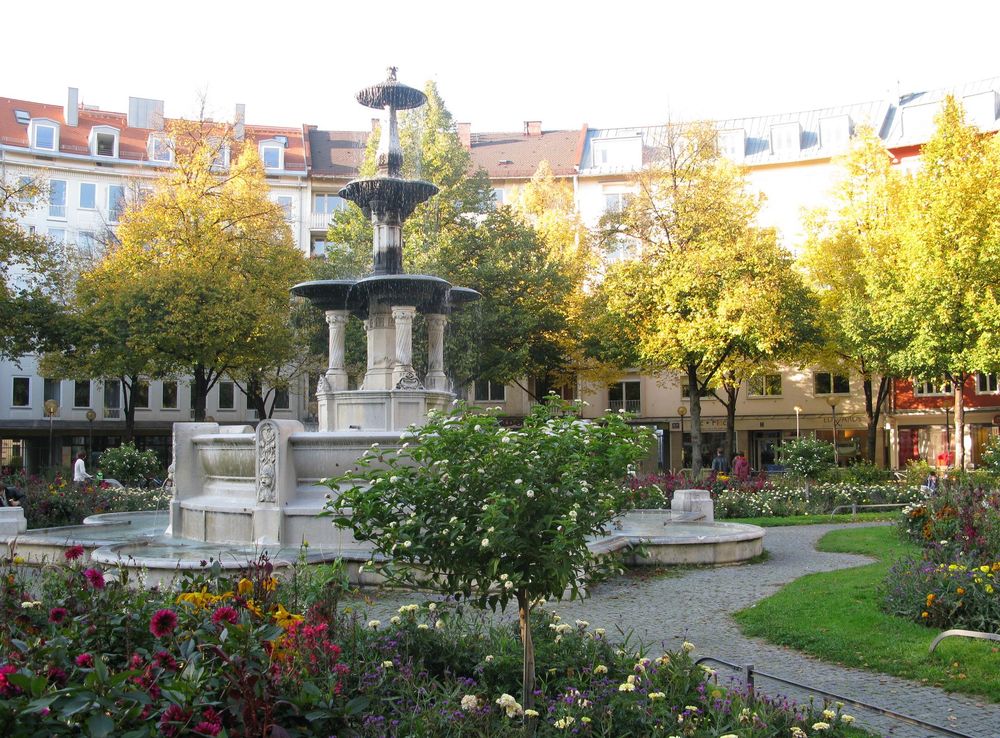 File:Weißenburger Platz Haidhausen München.jpg - Wikimedia Commons