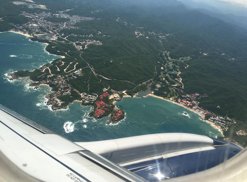 File:Vista Aérea de Huatulco.jpg - Wikimedia Commons