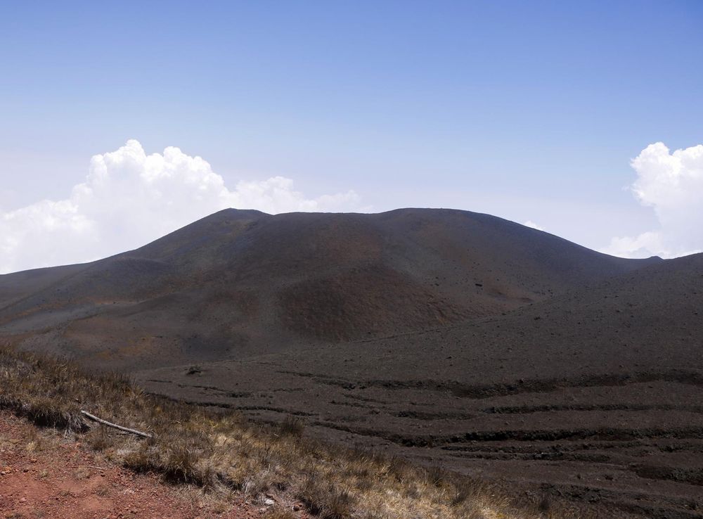 Attēls:Summit at mount Cameroon.jpg — Vikipēdija