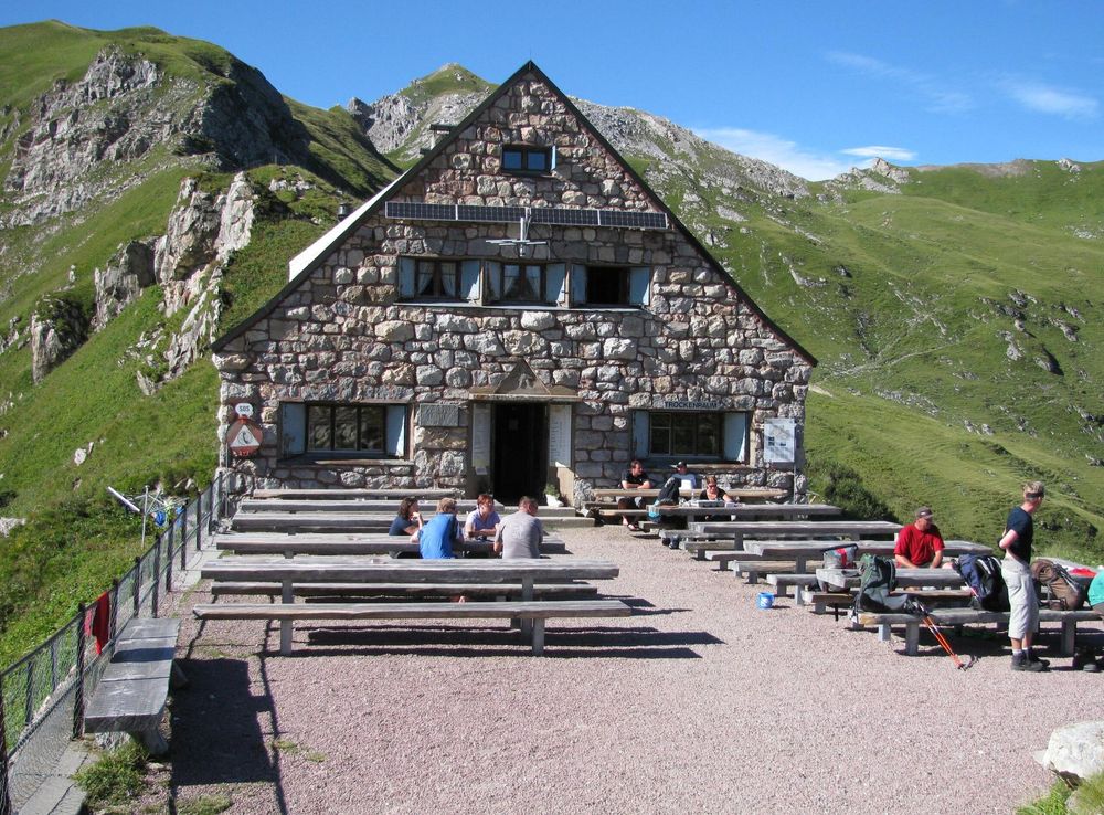 File:Pfaelzer Huette.jpg - Wikimedia Commons