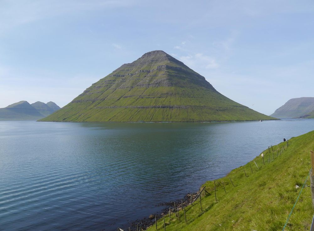 File:Klaksvík Kunoy 1.JPG - Wikimedia Commons
