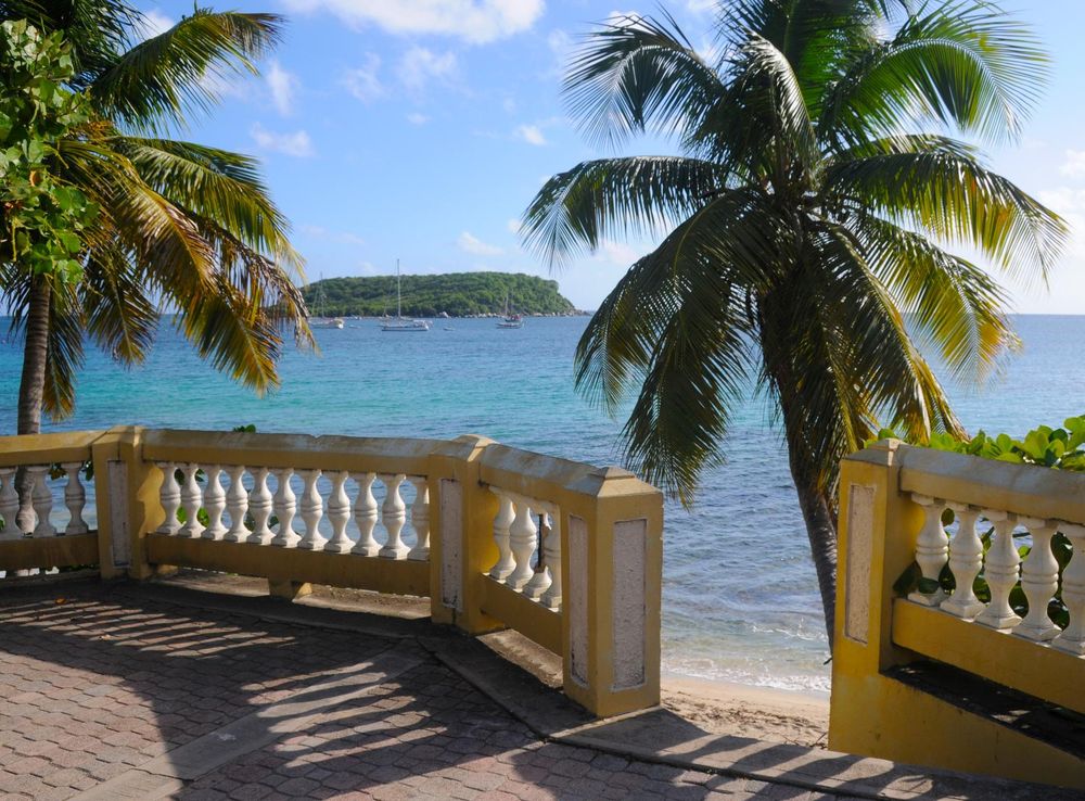 File:Calle Flamboyant, Esperanza, Vieques, Puerto Rico - panoramio - David  Broad.jpg - Wikimedia Commons