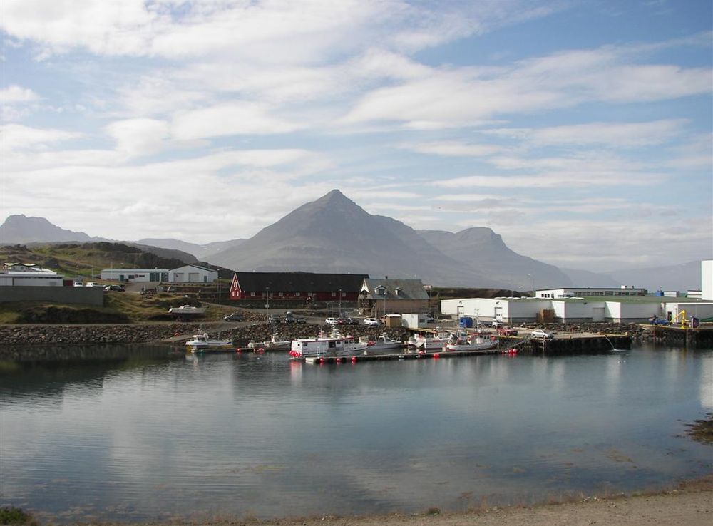 File:Djupivogur.JPG - Wikimedia Commons