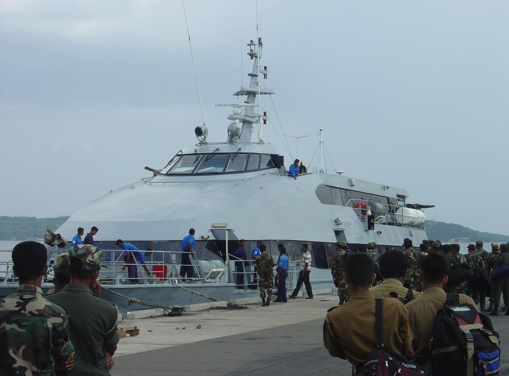 File:Sri Lanka Navy troop transport catamaran.JPG - Wikimedia Commons