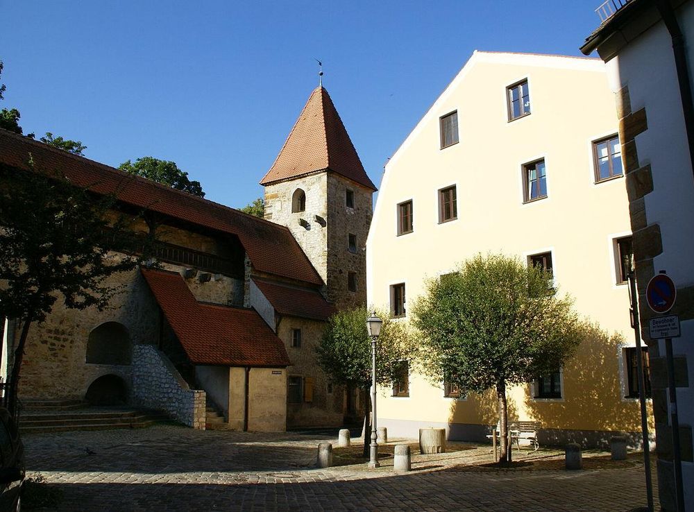 File:2010.08.21.172620 Stadtmauer Jesuitenfahrt Amberg.jpg - Wikimedia  Commons