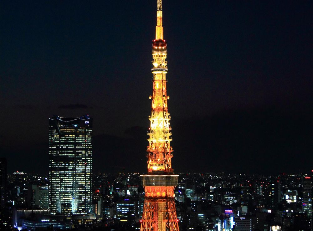 File:Tokyo Tower at night 3.JPG - Wikimedia Commons