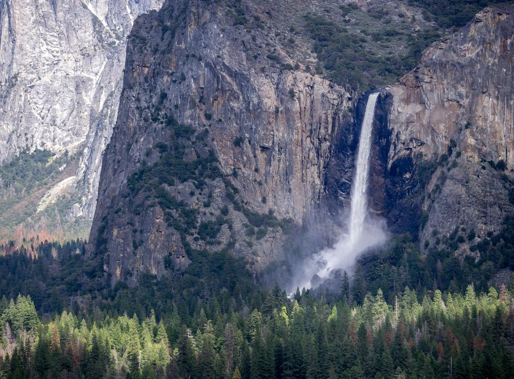 File:Bridalveil Falls Yosemite National Park (231895981).jpeg - Wikimedia  Commons