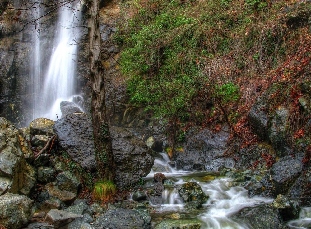 File:Kalidonia Waterfalls.jpg - Wikimedia Commons