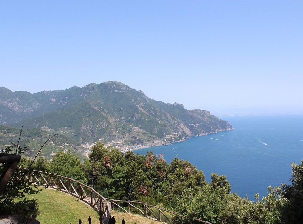 File:Cimbrone IMG 9845.JPG - Wikimedia Commons