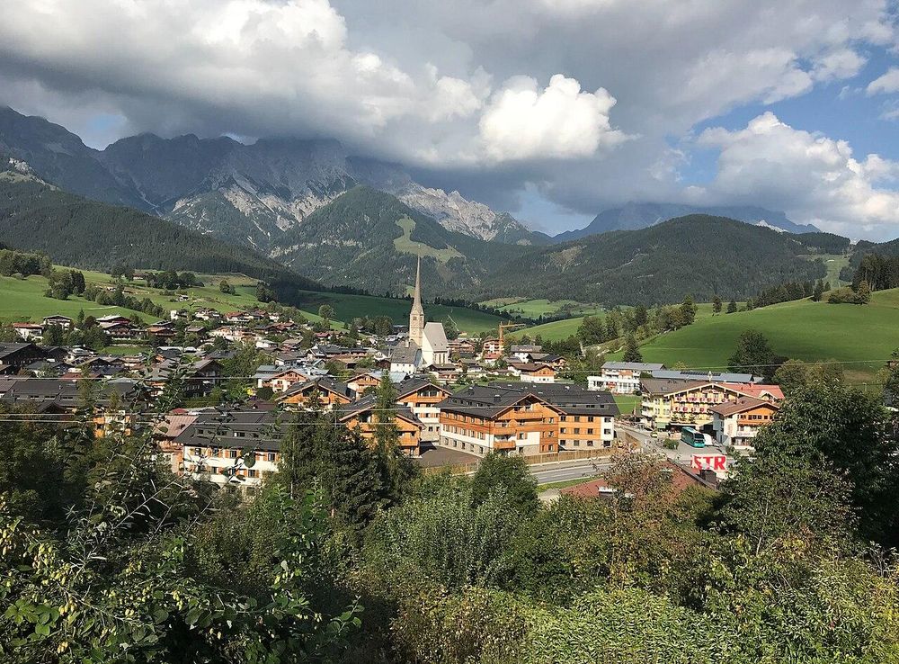 File:Maria Alm am Steinernen Meer, Österreich Sep 05, 2018 04-51-56 PM.jpeg  - Wikimedia Commons