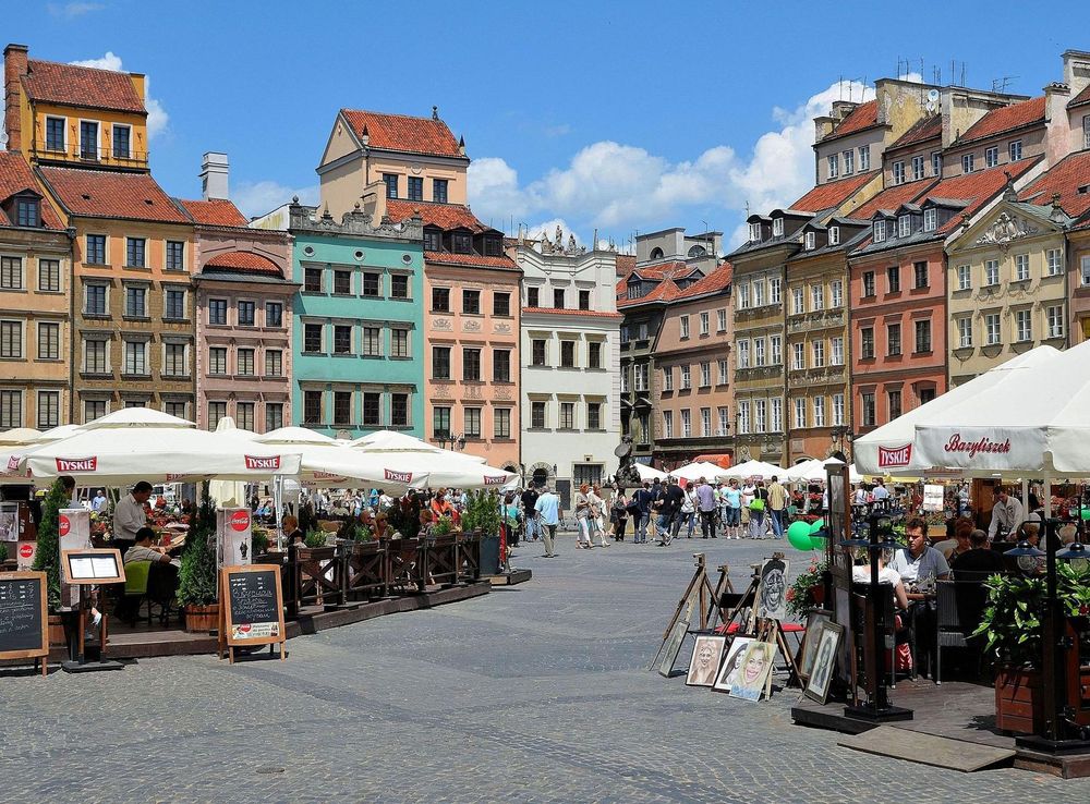 File:Warsaw Old Town Market Square 10.JPG - Wikipedia