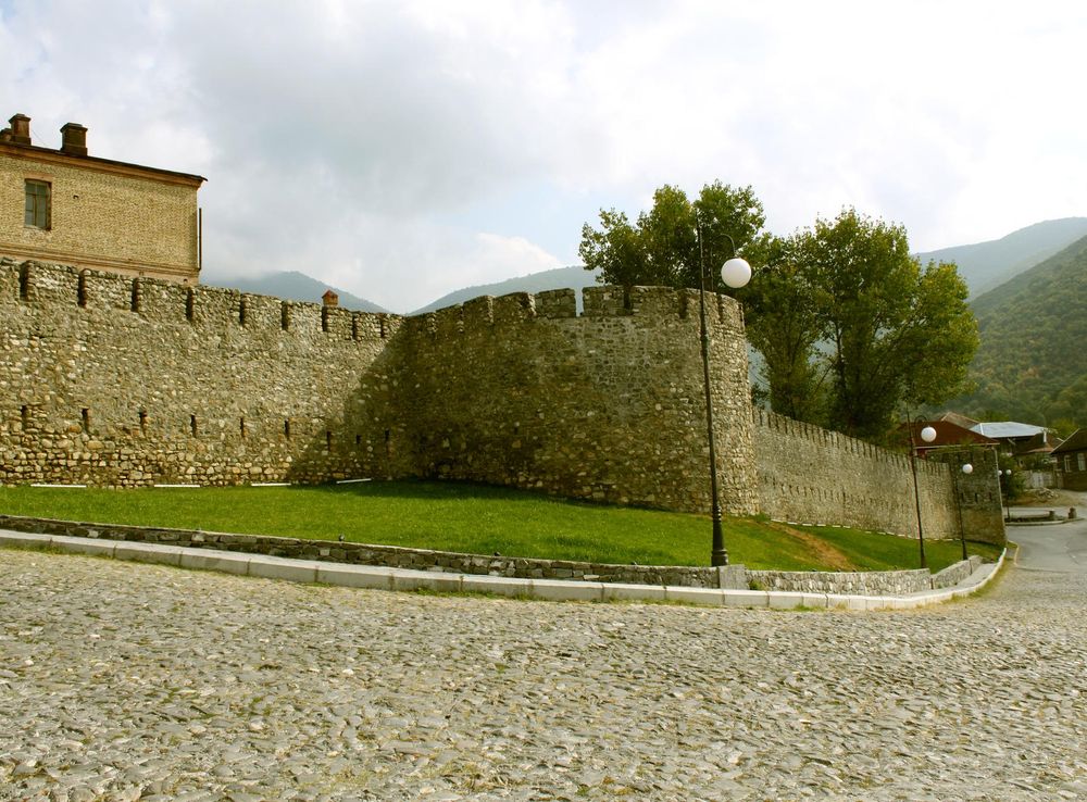 File:Shaki fortress.JPG - Wikimedia Commons