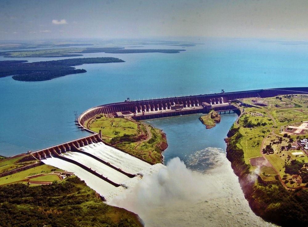 File:Itaipu geral.jpg - Wikimedia Commons