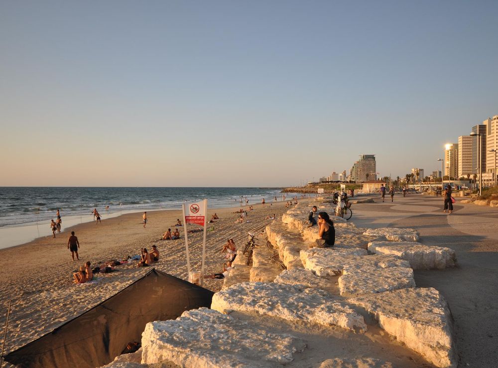 File:Jaffa promenade and Central Tel Aviv beaches (9870134913).jpg -  Wikimedia Commons