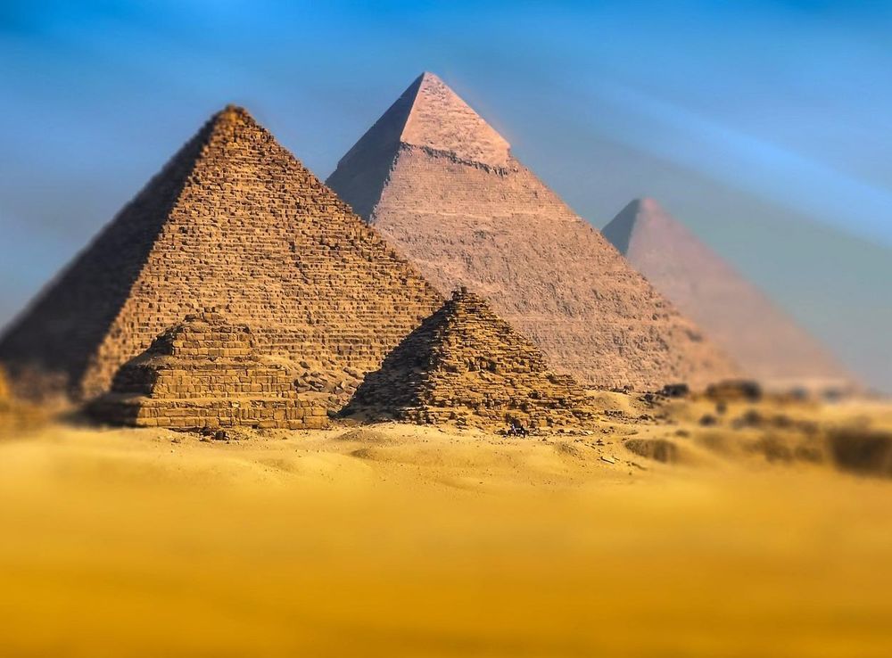 ملف:Pyramids in Giza - Egypt.jpg - ويكيبيديا