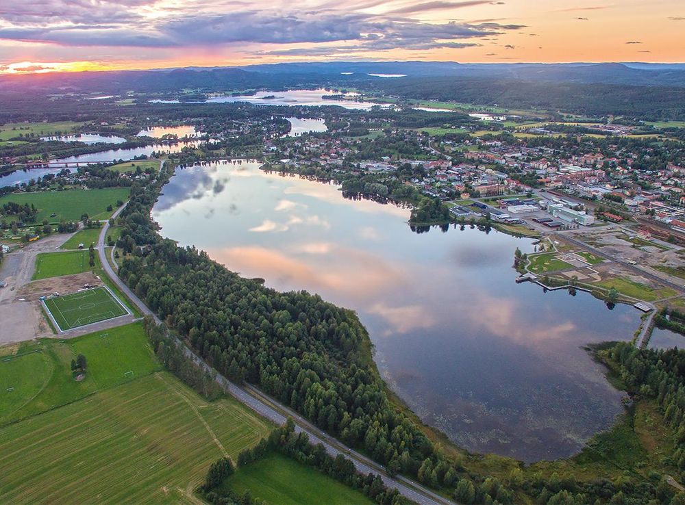 File:Ljusdal & Kyrksjön.jpg - Wikimedia Commons