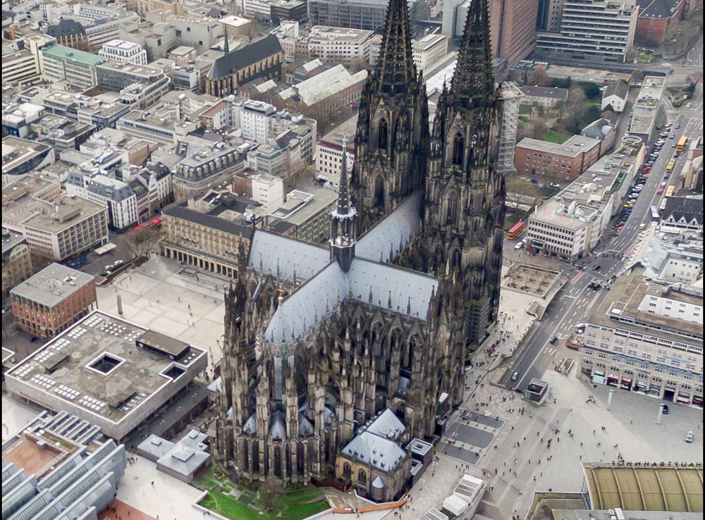 File:Cologne-Cathedral-aerial-east.jpg - Wikimedia Commons
