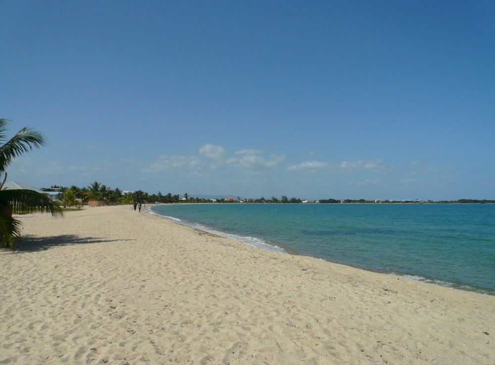 File:Maya Beach, Placencia, Belize.jpg - Wikimedia Commons