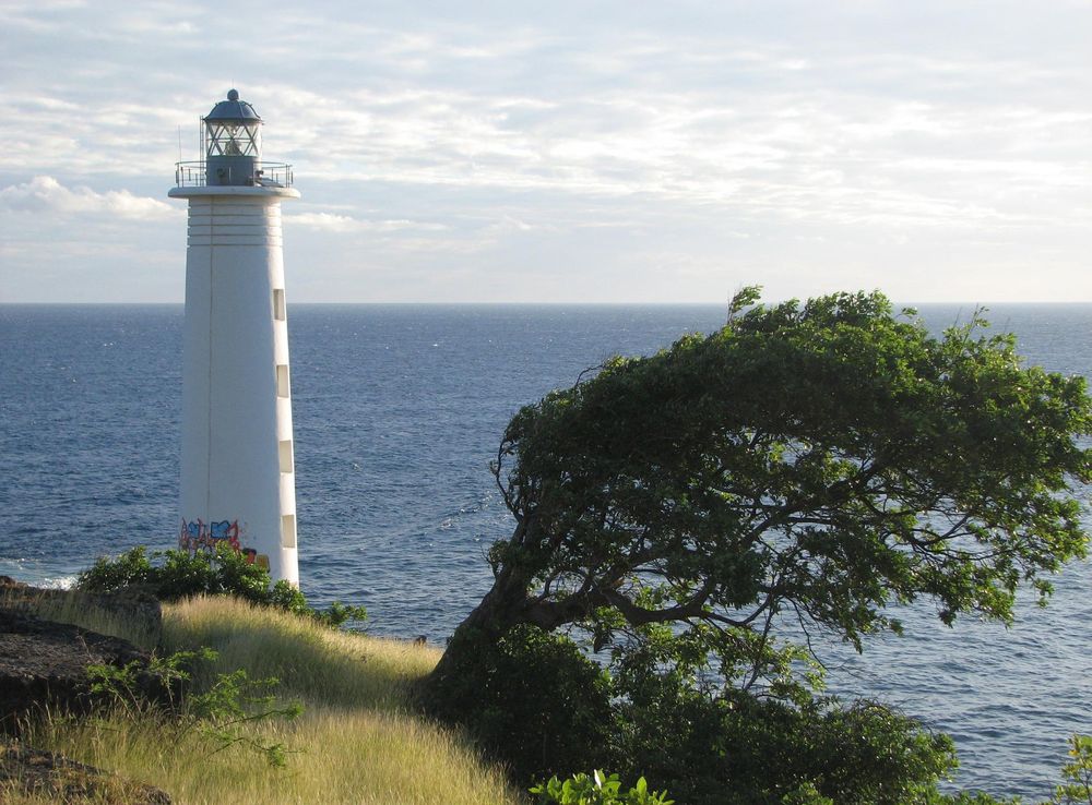 File:Phare Vieux Fort.JPG - Wikimedia Commons