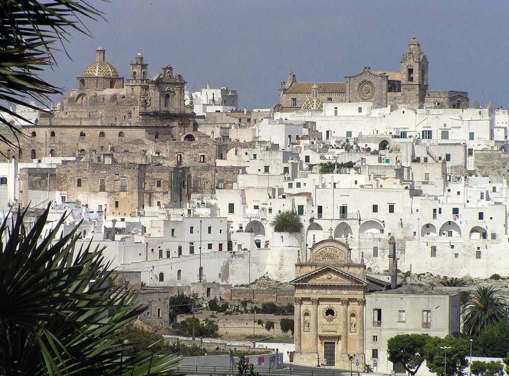File:Ostuni.jpg - Wikipedia