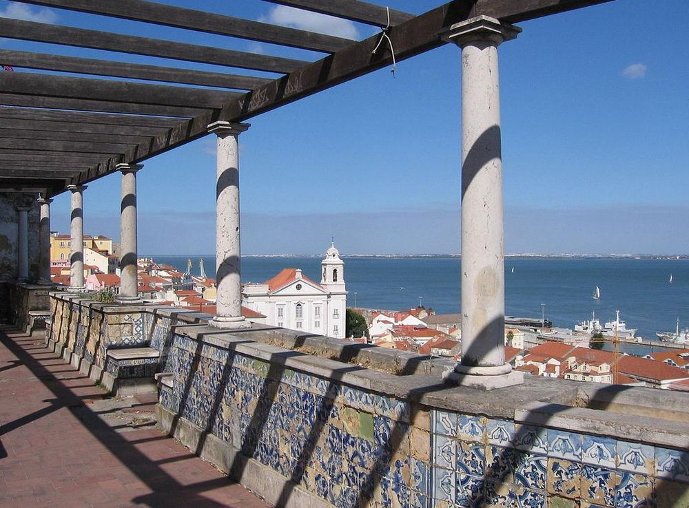 File:MiradouroSantaLuzia.JPG - Wikimedia Commons