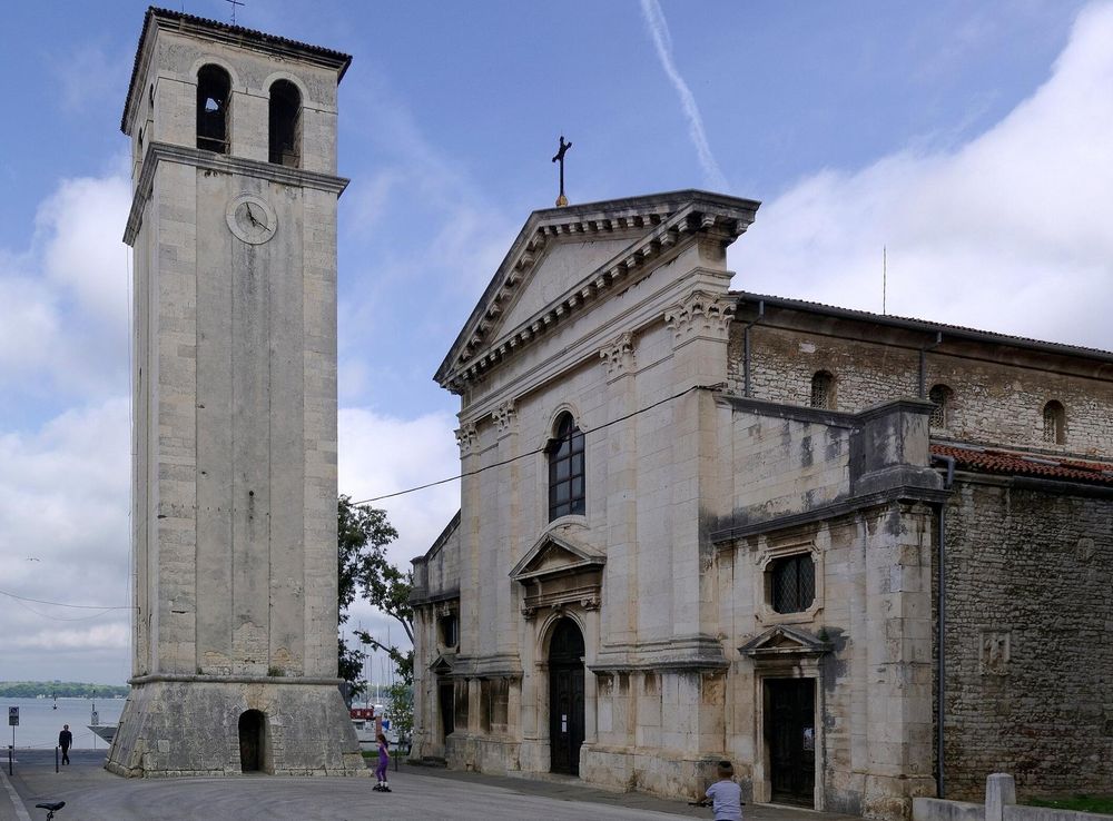 File:Croatia Pula Cathedral BW 2014-10-11 11-20-50.jpg - Wikipedia