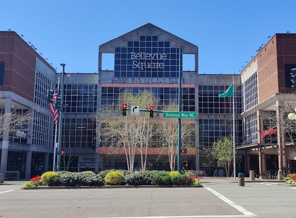File:Bellevue Square Entrance, April 2023.png - Wikipedia