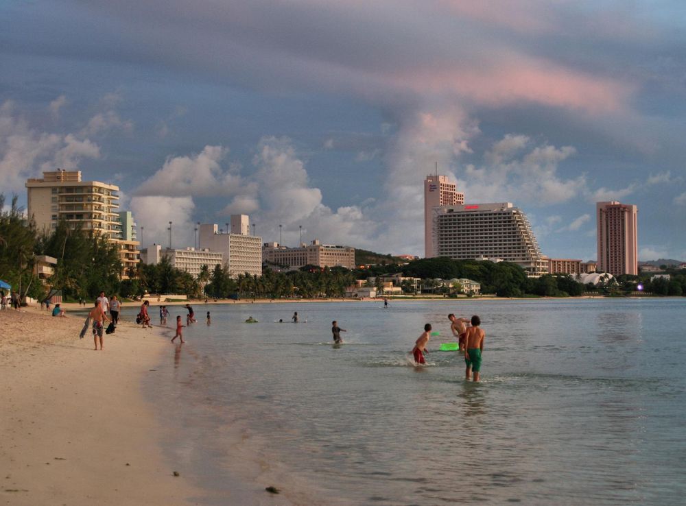 File:Tumon Beach in Guam.JPG - Wikimedia Commons
