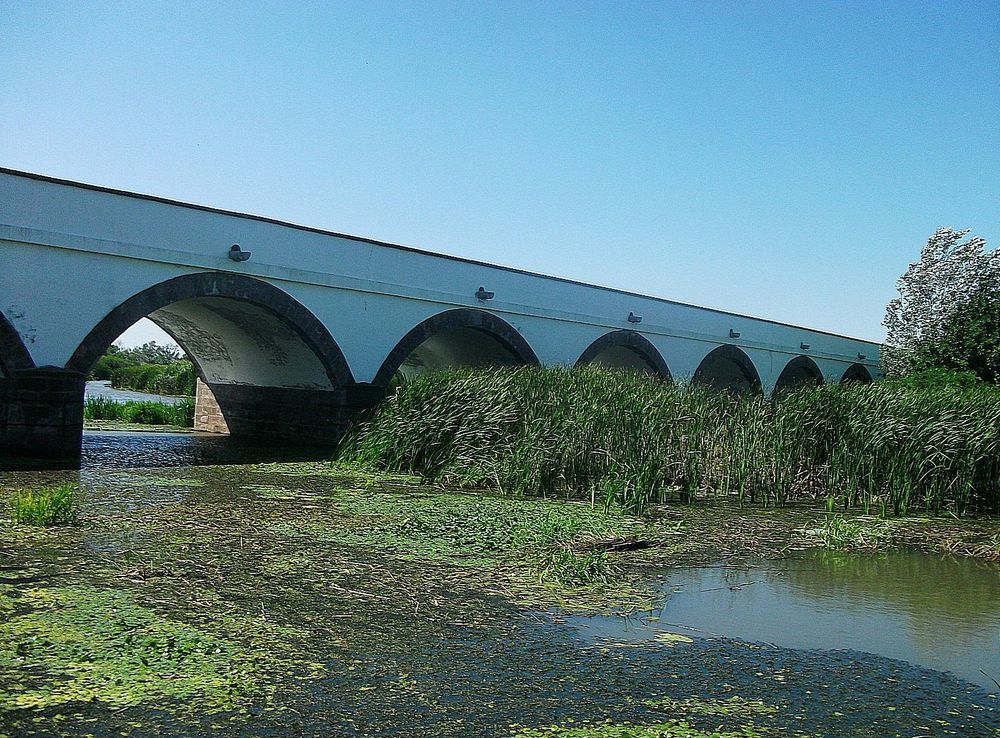 File:Nine-holed Bridge, Hortobágy 03.JPG - Wikimedia Commons