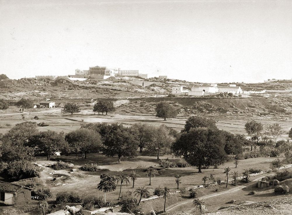 File:Faluk-numa Palace, Hyderabad, India.JPG - Wikimedia Commons