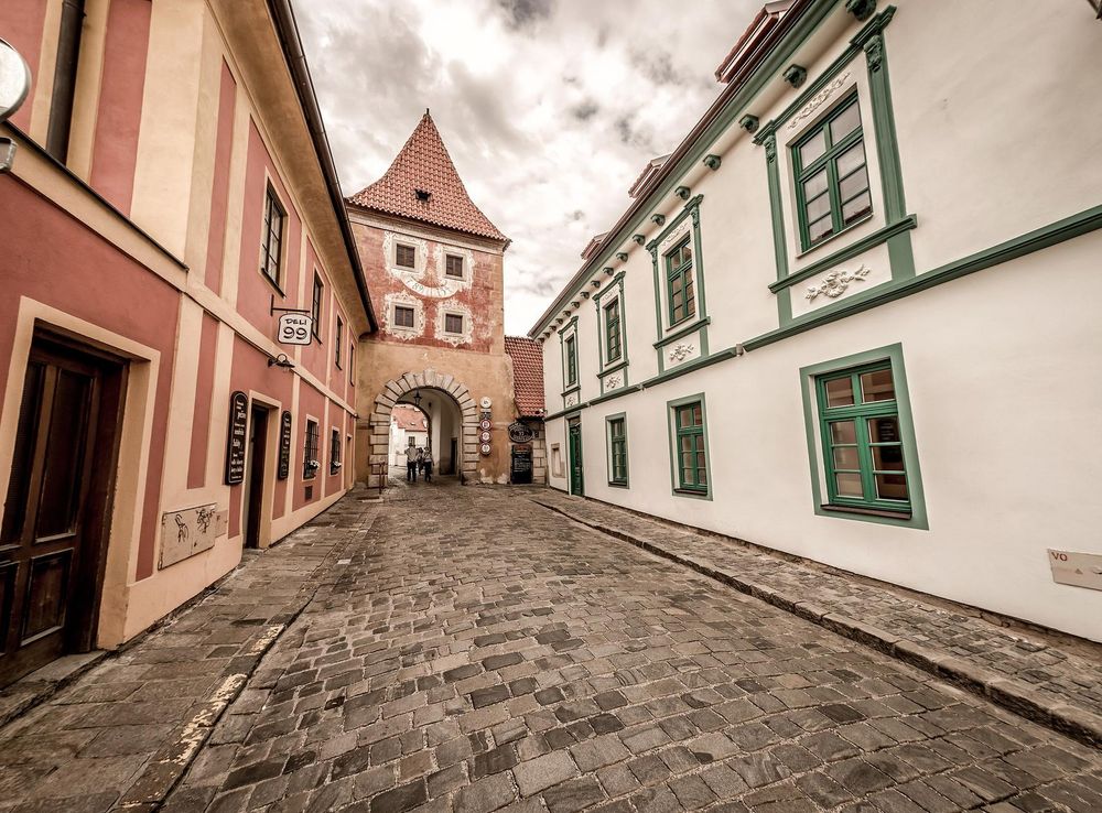 File:Budejovicka Gate at Latran street. Cesky Krumlov, Czech Republic. May,  20, 2017.jpg - Wikimedia Commons