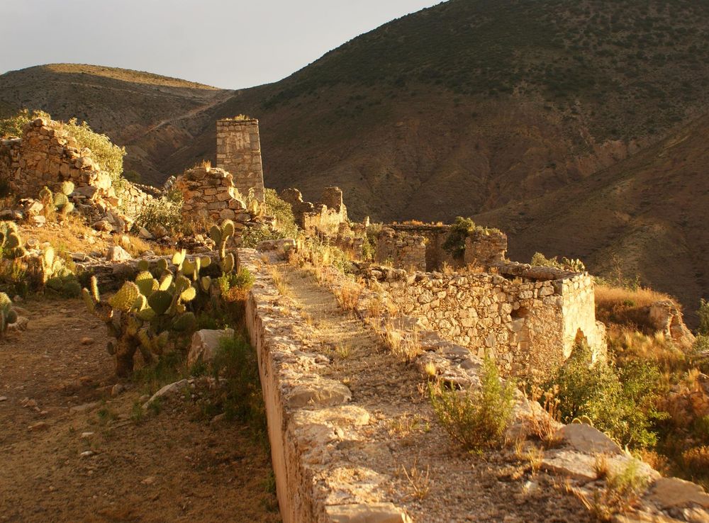 File:Pueblo fantasma en Real de Catorce.JPG - Wikimedia Commons
