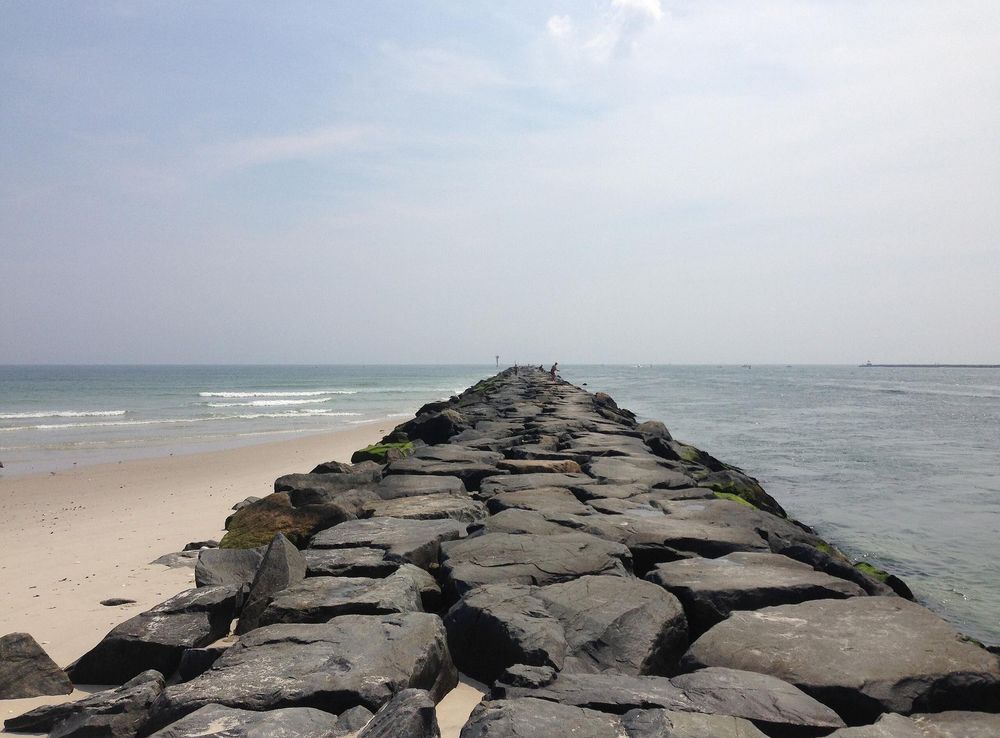 File:2013-08-21 12 52 39 View into the Atlantic Ocean along the jetty on  the north shore of Barnegat Inlet in Island Beach State Park.jpg -  Wikimedia Commons