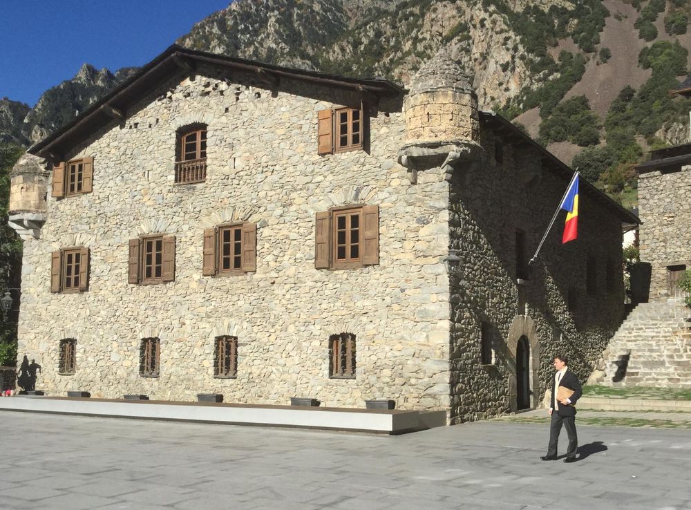 File:Casa de la Vall 2015-10.JPG - Wikipedia