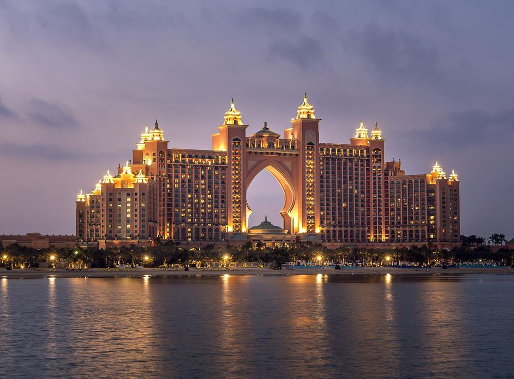 File:Hotel Atlantis at Sunset, The Palm - Dubai (49510861268).jpg -  Wikipedia