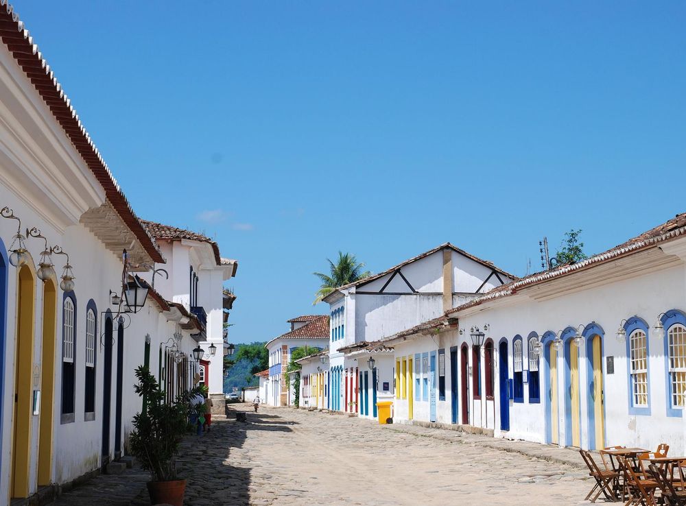 Ficheiro:Brazil paraty wide street.jpg – Wikipédia, a enciclopédia livre