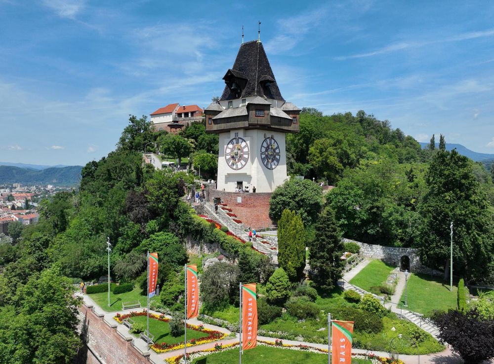 File:Graz - Uhrturm (c).JPG - Wikimedia Commons